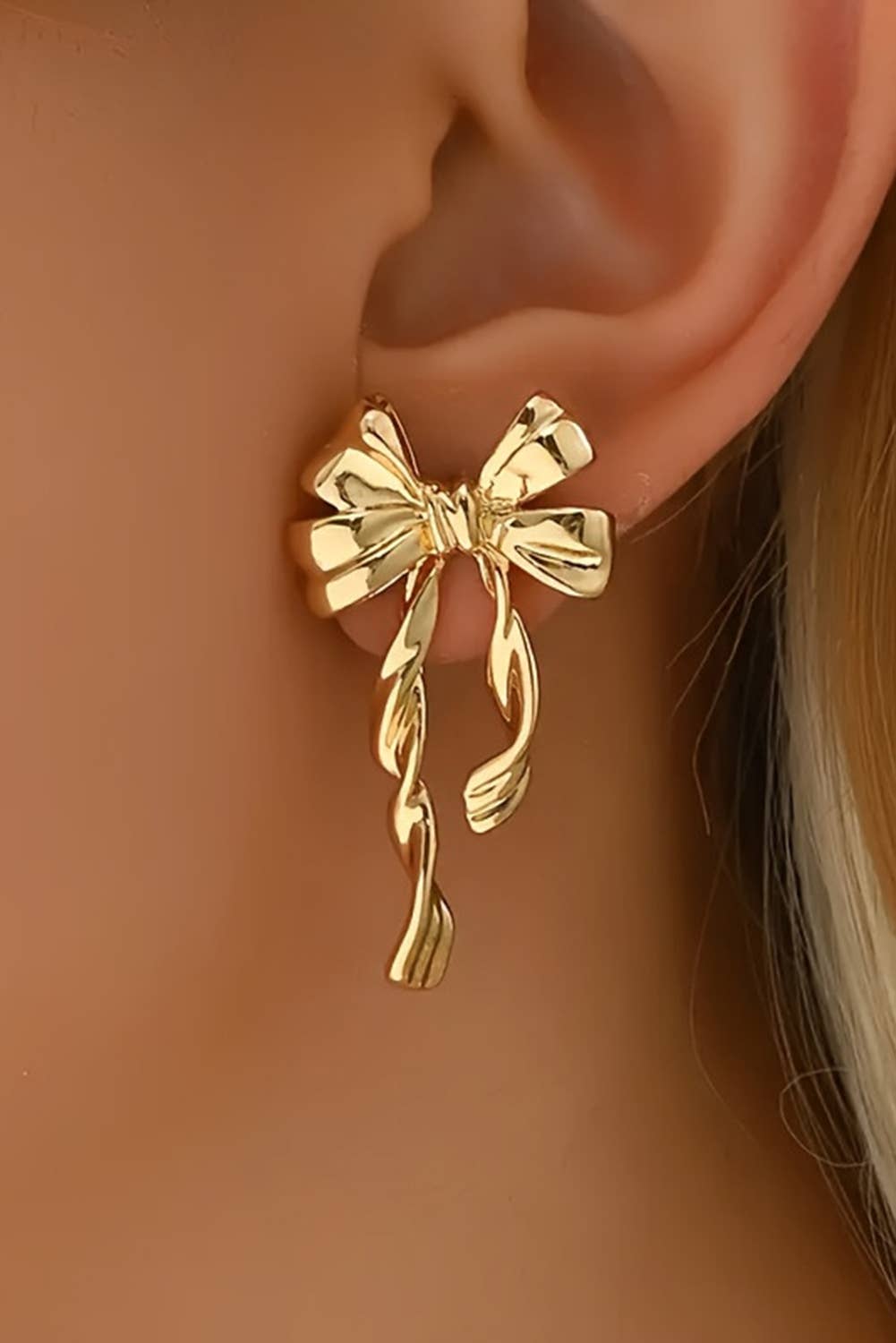 1 Bow Knot Stud Earrings