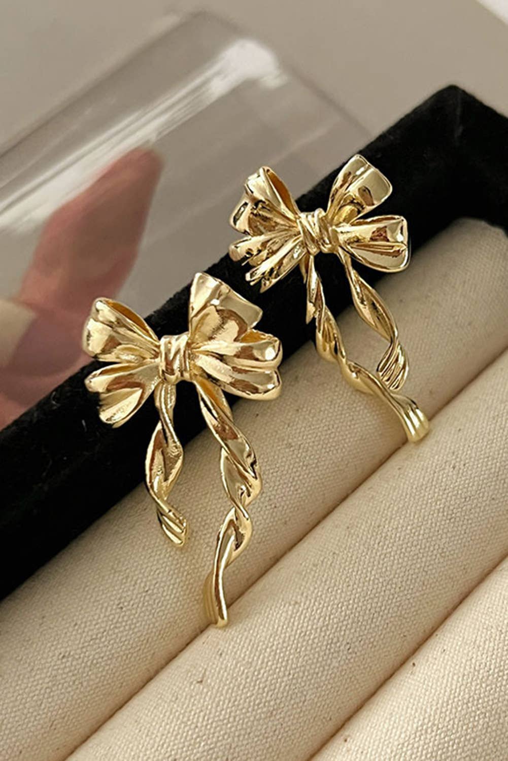 1 Bow Knot Stud Earrings